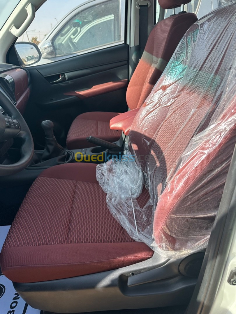 دخول شحنة جديدة من تويوتا هيلوكس الرباعية بهذه الأسعار